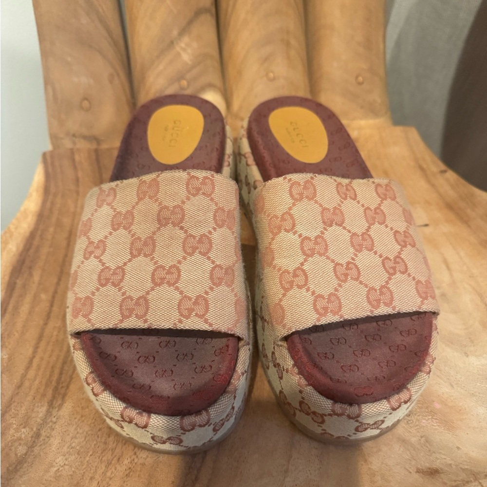 Gucci Beige and Brown Women's Slide Sandals 38.5